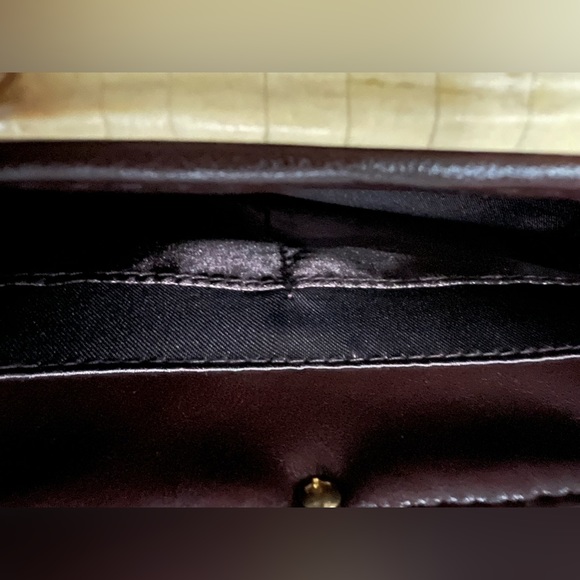 Clutch, LIKE NEW!!!same or next day shipping from a smoke & pet free 🏡 - Picture 3 of 3